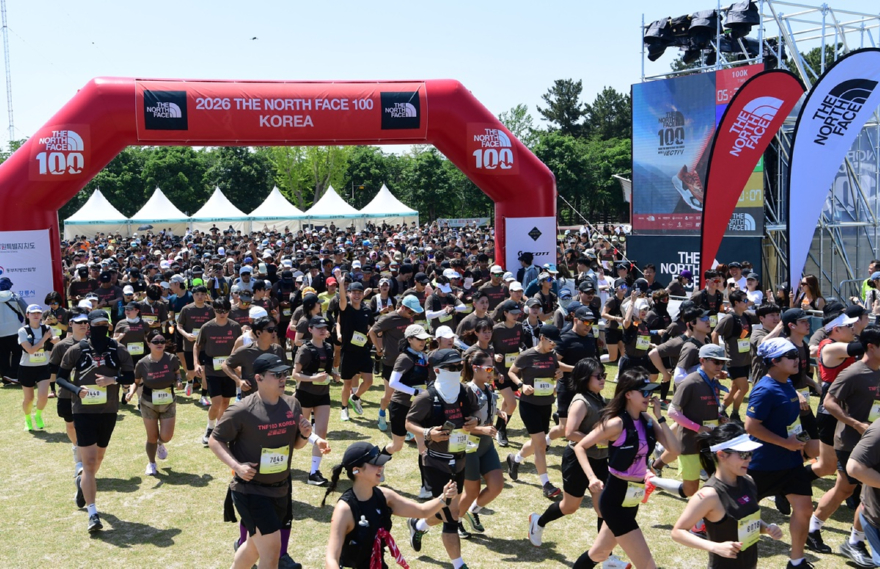 [사진 1] 글로벌 트레일러닝 대회 ‘2026 TNF 100 코리아’ 10km 레이스 출발!.jpg