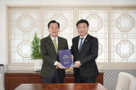 청량산에서 던진 돌, 중앙정부에 파문을 일으키다