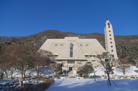 경기도 설경여행지, 하얀 눈에 덮여 더욱 성스러운 ‘안성 미리내성지’