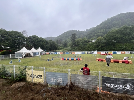 [반려가족 캠핑문화 기획③] “어질리티는 경쟁이 아닌 교감”… 이민우 PDC Agility Club 마스터 트레이너